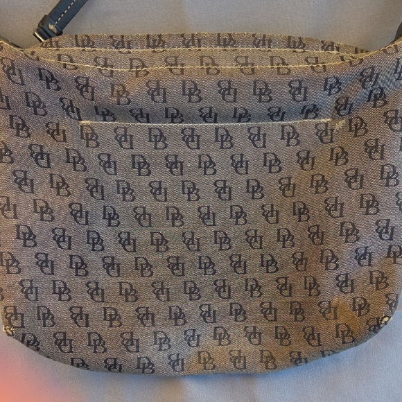Dooney & Bourke Monogram Tan Shoulder Bag - Picture 3 of 16